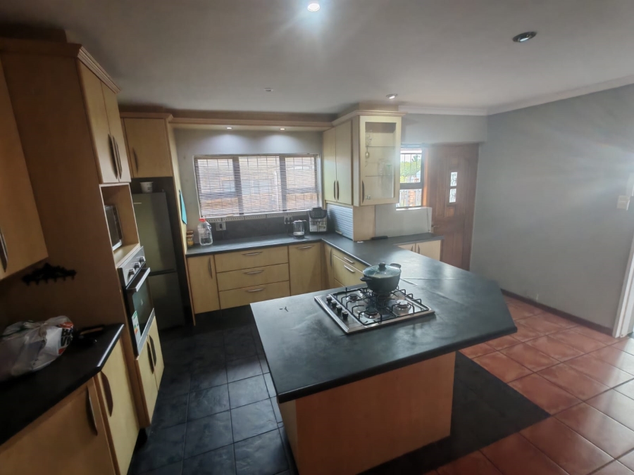 To Let 1 Bedroom Property for Rent in Summerstrand Eastern Cape